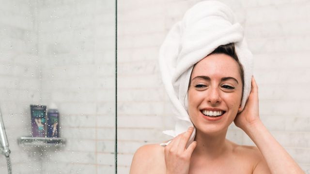 ミネラルコスメ使用後の洗顔は純石鹸でお肌に優しく。